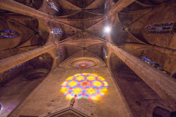 ALINEACION DE LOS ROSETONES DE LA CATEDRAL